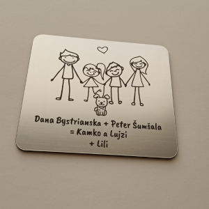Ajtó névtábla család gyerekekkel és kutyussal