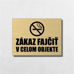 Tábla Tilos a dohányzás az egész épületben
